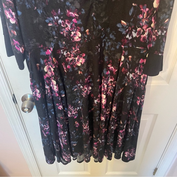 Torrid Super Soft Plush Floral Dress - Picture 4 of 10